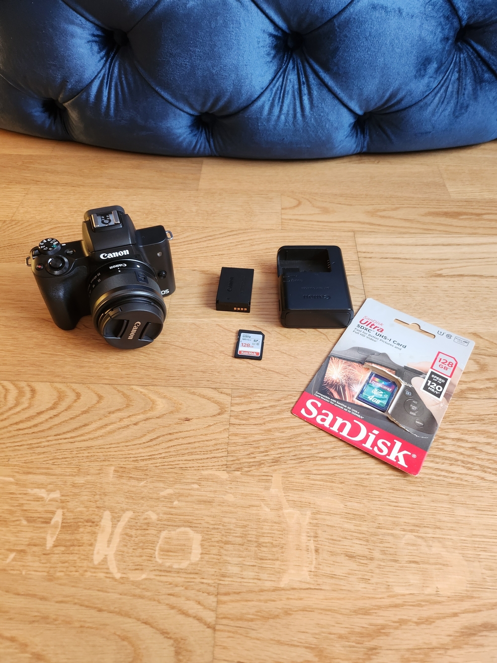 Canon EOS M50 Mirrorless Vlogging with EF-M 15-45mm L, 128GB SanDisk SD Card